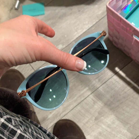 Double Heart Tiffany & Co. Sunglasses 💕 - Picture 2 of 12
